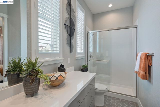 1288 Parkcrest Circle, Manteca, CA 95336