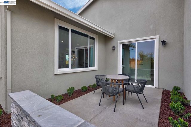 1288 Parkcrest Circle, Manteca, CA 95336