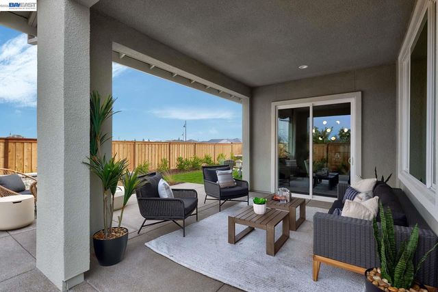 1288 Parkcrest Circle, Manteca, CA 95336
