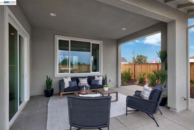 1288 Parkcrest Circle, Manteca, CA 95336