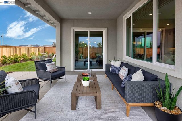 1288 Parkcrest Circle, Manteca, CA 95336