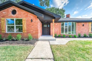 5507 Valkeith Drive, Houston, TX 77096