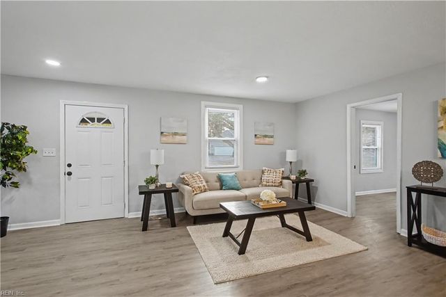 28 Butler DR, Hampton, VA 23666