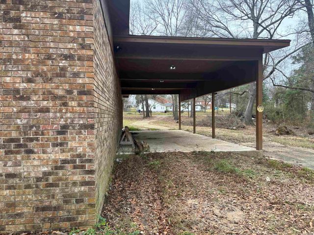 470 Fairview Rd, Camden, AR 71701