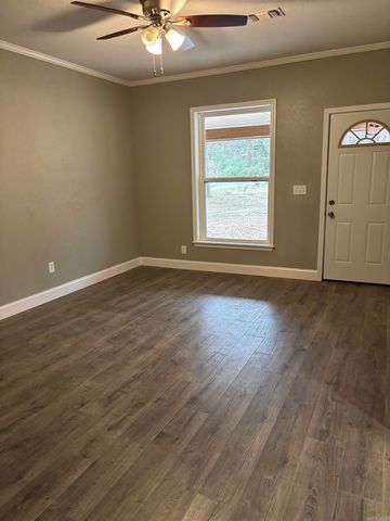 470 Fairview Rd, Camden, AR 71701