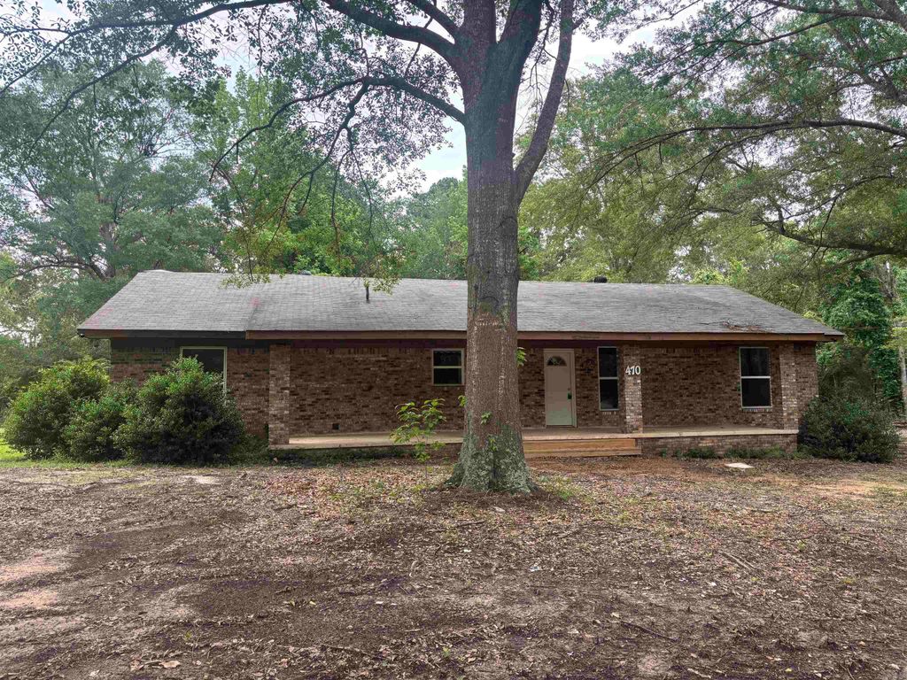 470 Fairview Rd, Camden, AR 71701