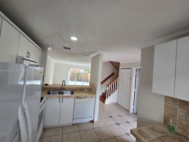 13926 SW 175th Ter 13926, Miami, FL 33177