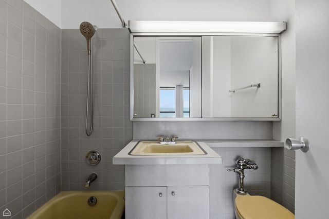 900 N LAKE SHORE Drive 1211, Chicago, IL 60611