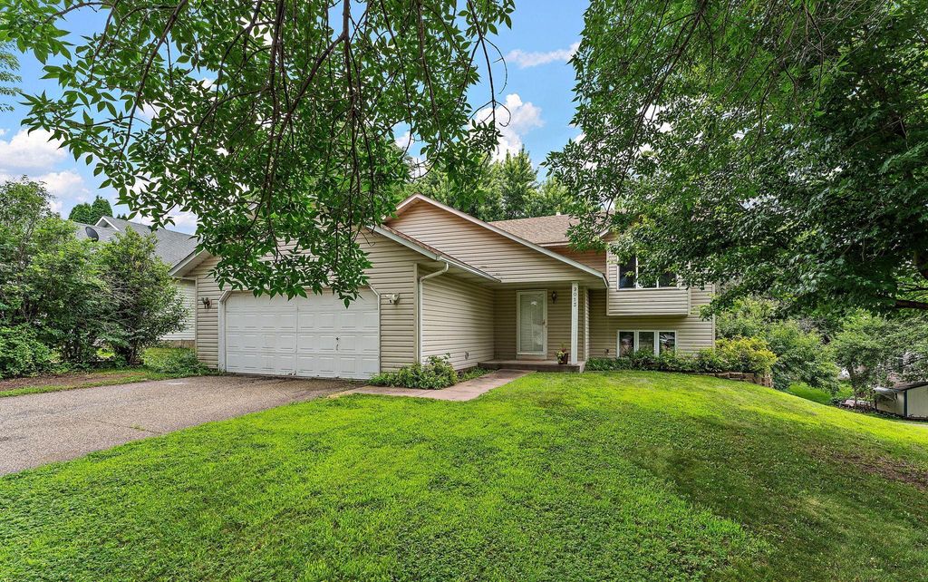 9013 91st Street S, Cottage Grove, MN 55016