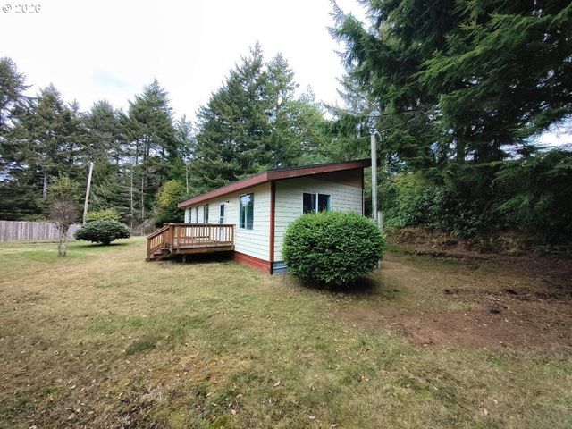 91136 Seaview Ln, Coos Bay, OR 97420