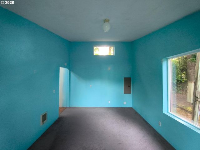 91136 Seaview Ln, Coos Bay, OR 97420