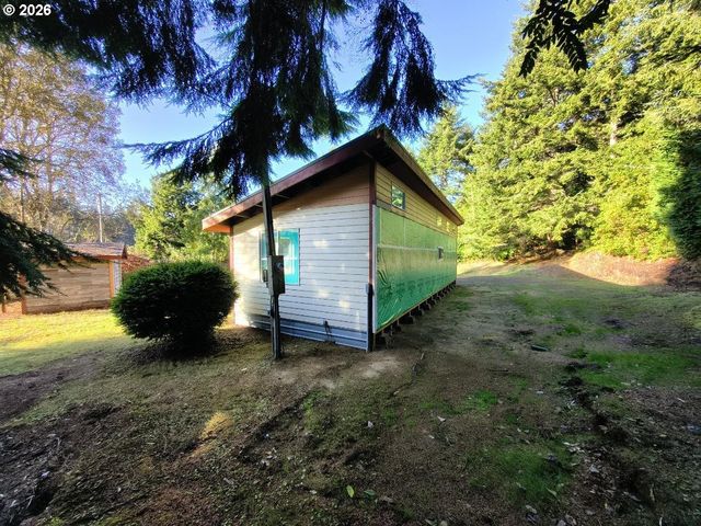 91136 Seaview Ln, Coos Bay, OR 97420