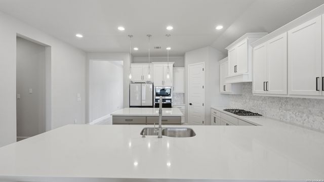 1838 Luna, New Braunfels, TX 78132