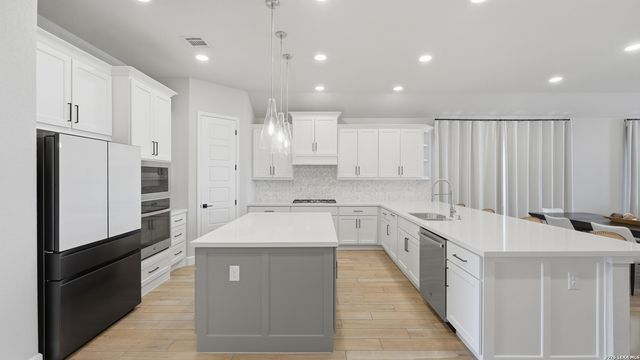 1838 Luna, New Braunfels, TX 78132