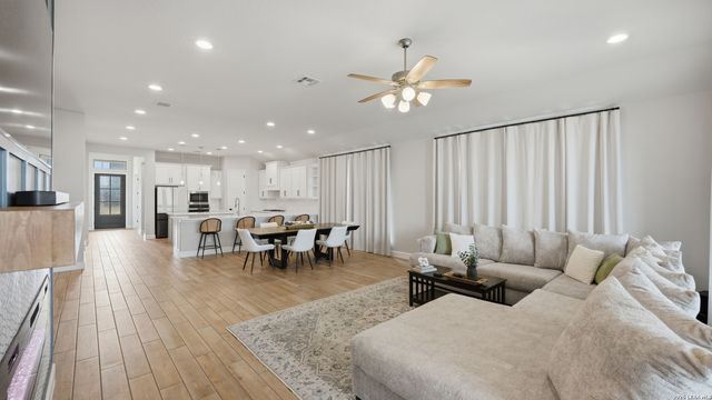 1838 Luna, New Braunfels, TX 78132