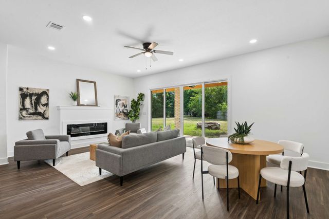 126 Port O Call Court, Runaway Bay, TX 76426
