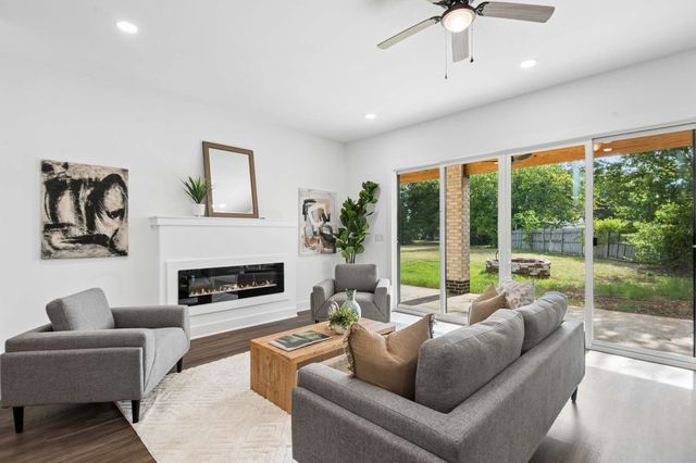 126 Port O Call Court, Runaway Bay, TX 76426