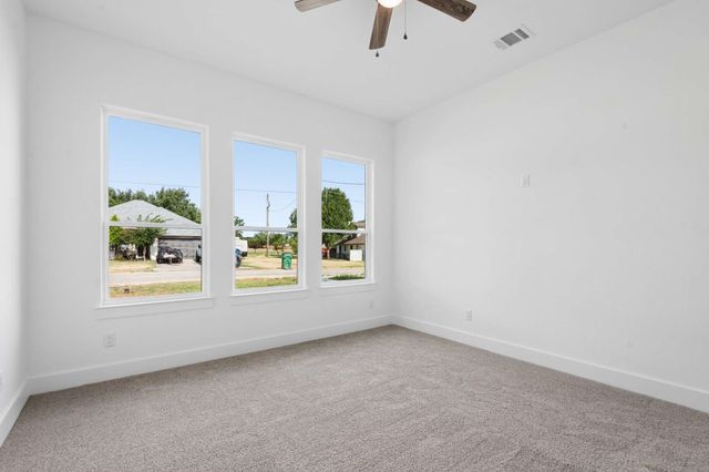 126 Port O Call Court, Runaway Bay, TX 76426
