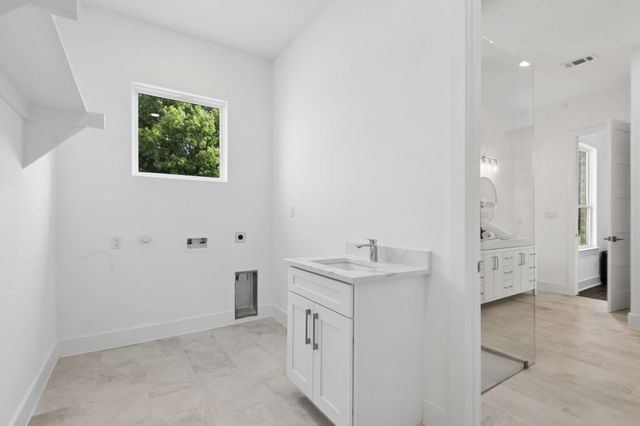 126 Port O Call Court, Runaway Bay, TX 76426