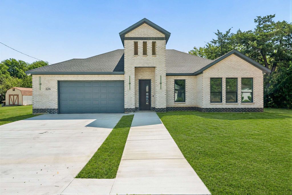 126 Port O Call Court, Runaway Bay, TX 76426