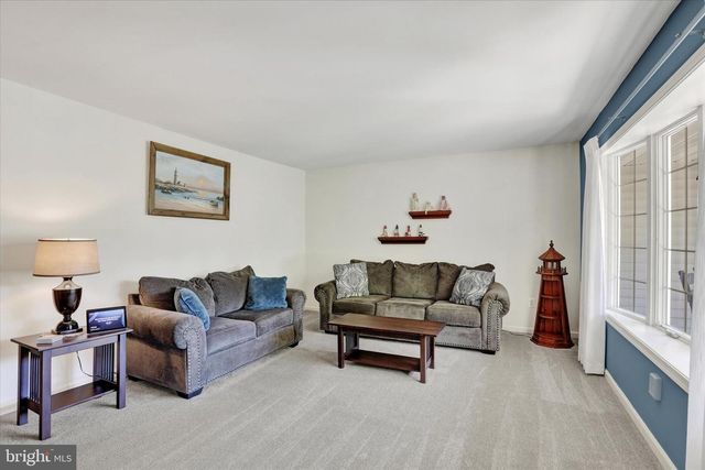 1950 GIBSON DR, Hatboro, PA 19040