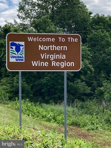 10436 JOHN S MOSBY HWY, Paris, VA 20130
