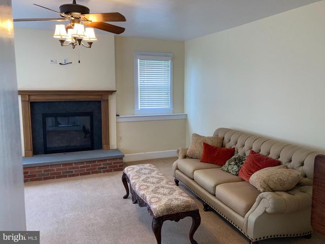 10436 JOHN S MOSBY HWY, Paris, VA 20130