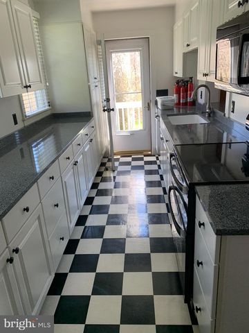 10436 JOHN S MOSBY HWY, Paris, VA 20130