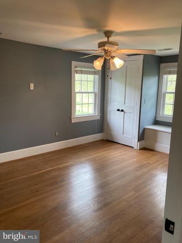 10436 JOHN S MOSBY HWY, Paris, VA 20130