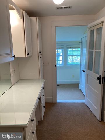 10436 JOHN S MOSBY HWY, Paris, VA 20130