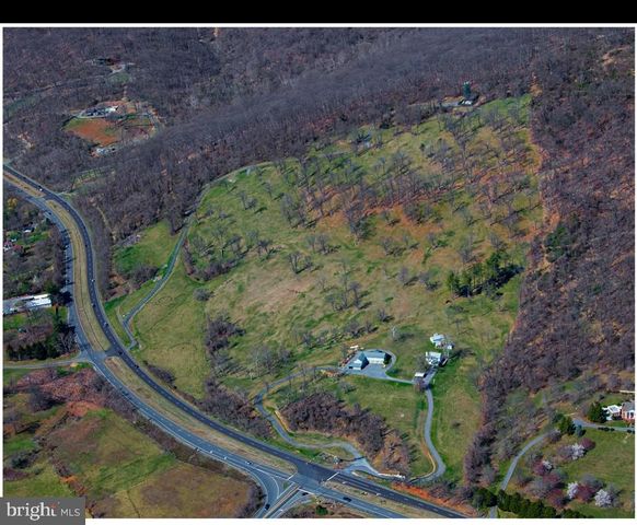 10436 JOHN S MOSBY HWY, Paris, VA 20130