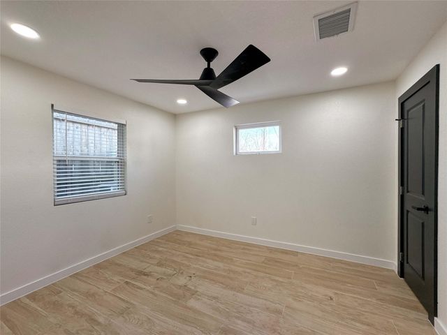 206 E 33rd Street 8, Houston, TX 77018