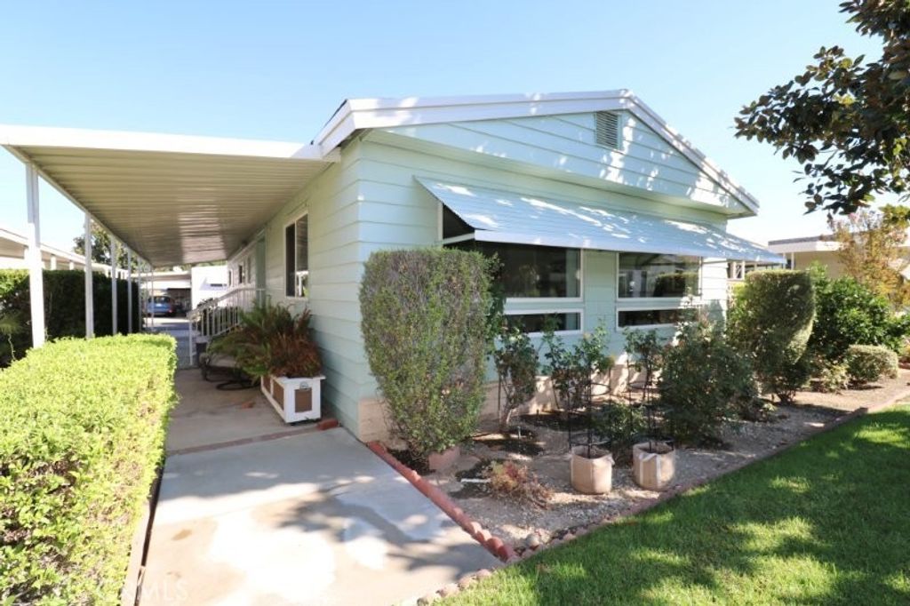 16742 Lake Knoll Lane 187, Yorba Linda, CA 92886 — photo 2