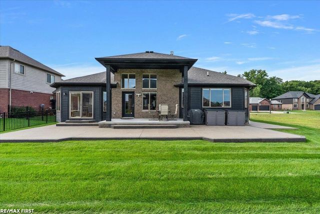 19117 Brighton Drive, Macomb, MI 48042