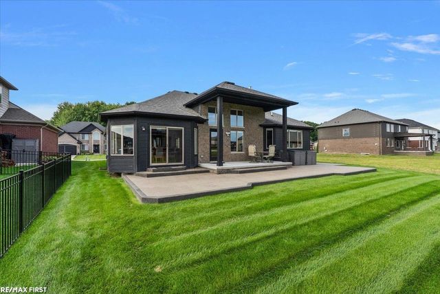 19117 Brighton Drive, Macomb, MI 48042