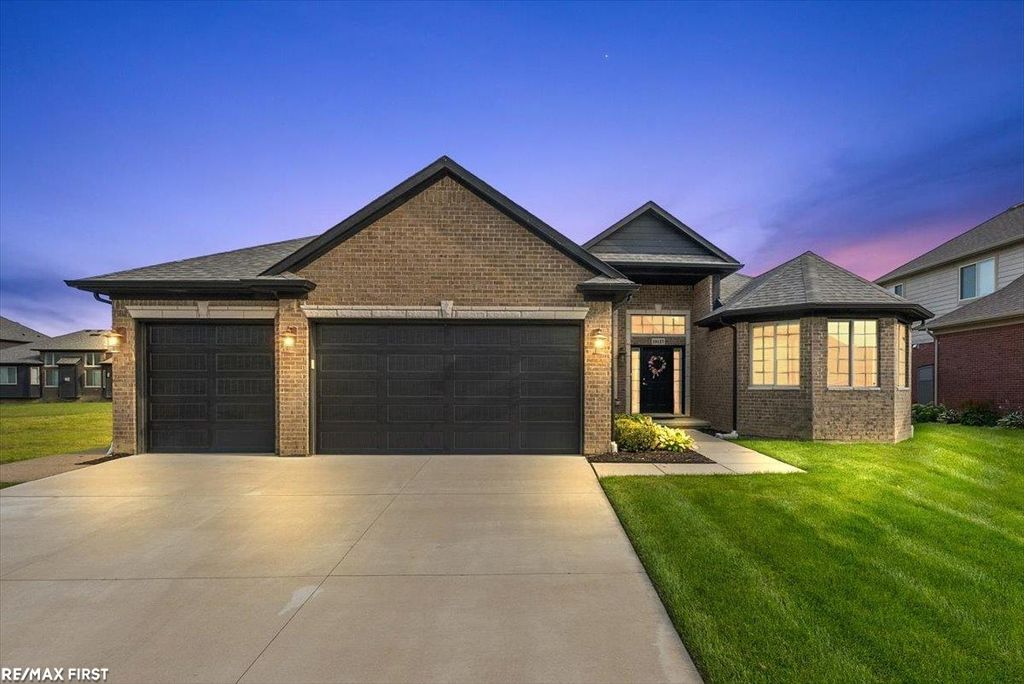 19117 Brighton Drive, Macomb, MI 48042