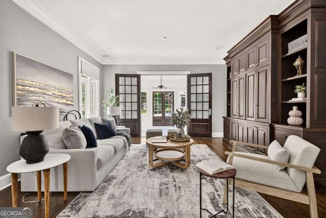607 E Paces Ferry Road NE, Atlanta, GA 30305