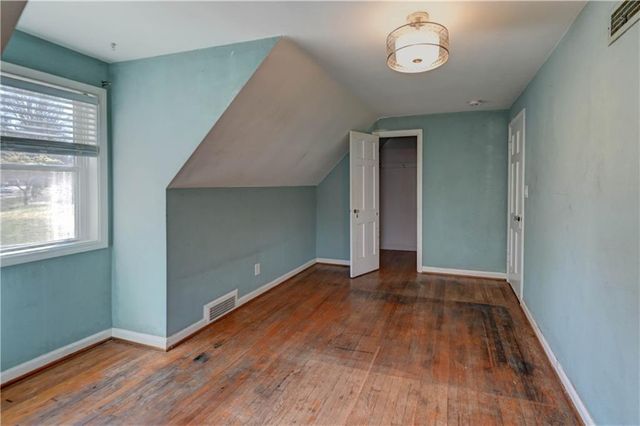 5300 Sycamore Drive, Roeland Park, KS 66205