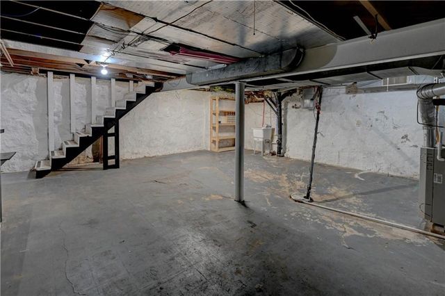 5300 Sycamore Drive, Roeland Park, KS 66205