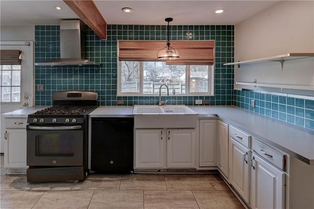5300 Sycamore Drive, Roeland Park, KS 66205