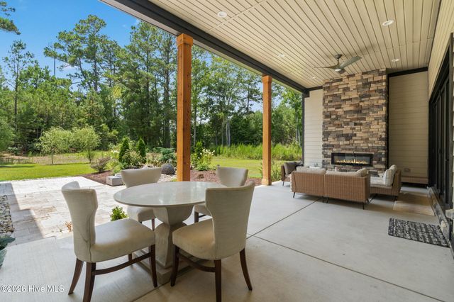 9442 Old Salem Way NW, Calabash, NC 28467