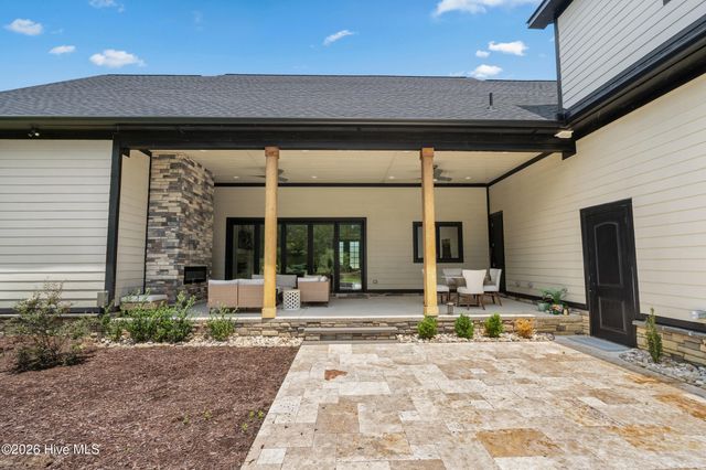 9442 Old Salem Way NW, Calabash, NC 28467