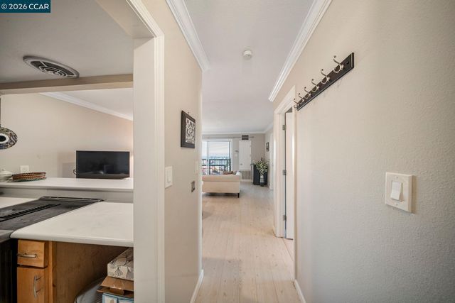 2 Panoramic Way 304, Berkeley, CA 94704