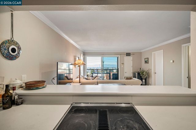 2 Panoramic Way 304, Berkeley, CA 94704