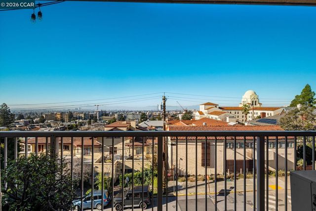 2 Panoramic Way 304, Berkeley, CA 94704
