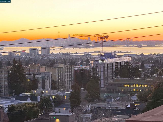 2 Panoramic Way 304, Berkeley, CA 94704