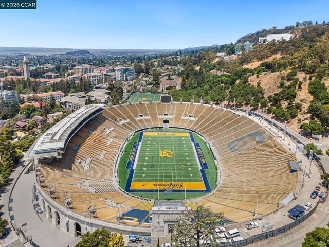 2 Panoramic Way 304, Berkeley, CA 94704