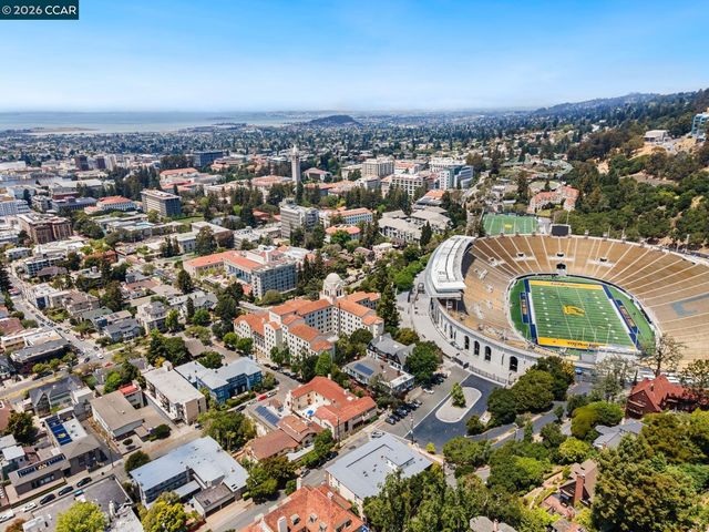 2 Panoramic Way 304, Berkeley, CA 94704