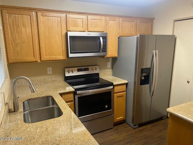 1880 E Morten Avenue 106, Phoenix, AZ 85020