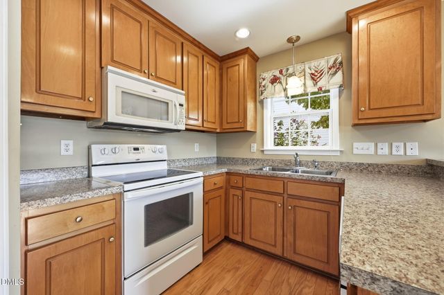 488 Pinecroft Drive, Clayton, NC 27520